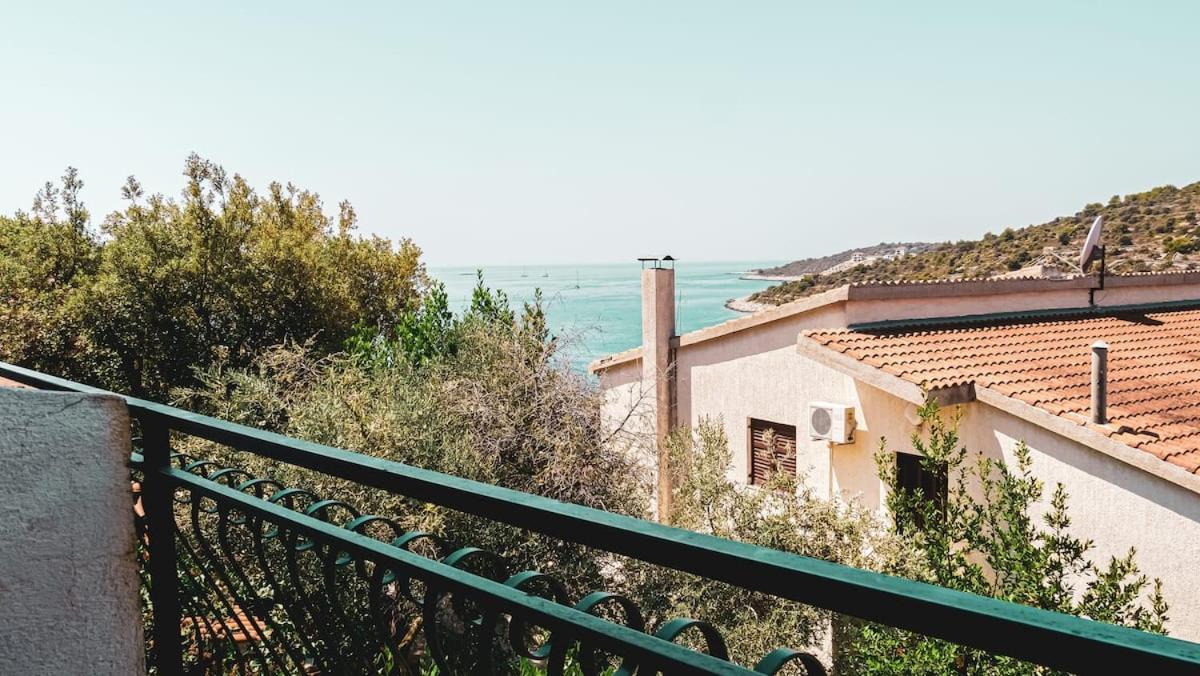 Fully Renovated One Bedroom Apartment With A Seaview - A 塞维德 外观 照片