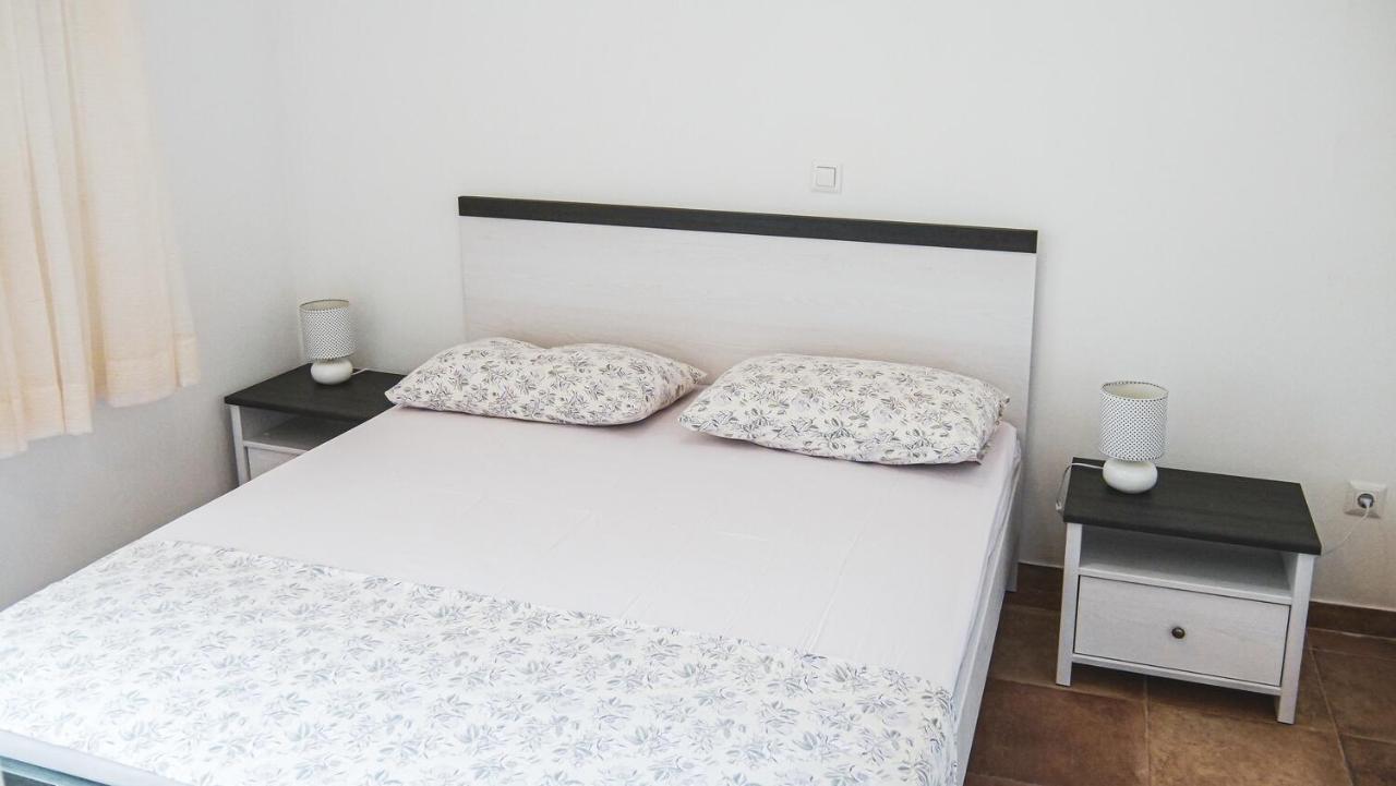 Fully Renovated One Bedroom Apartment With A Seaview - A 塞维德 外观 照片