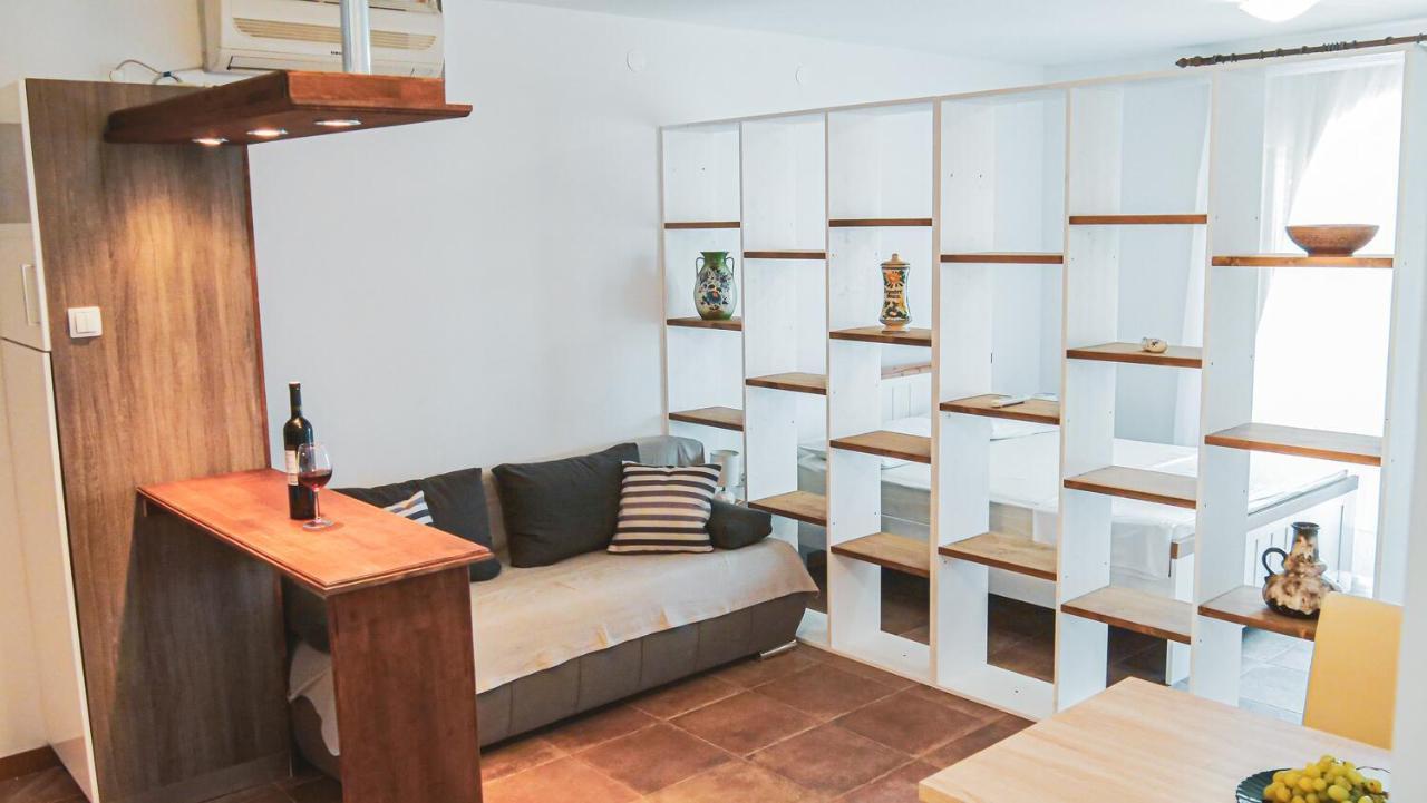 Fully Renovated One Bedroom Apartment With A Seaview - A 塞维德 外观 照片